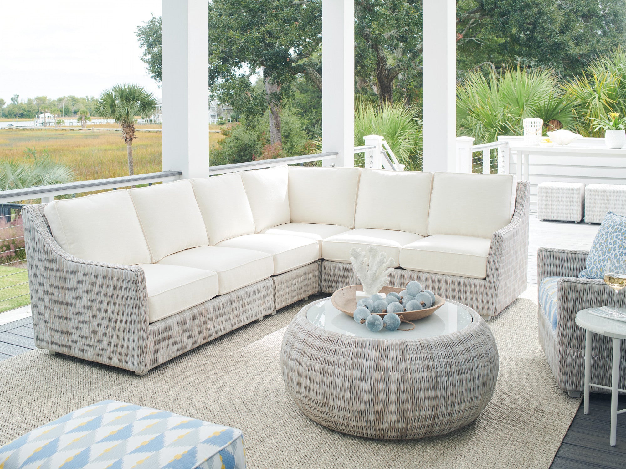 https://tommybahamafurniture.com/feedcache/productFull/3430_52L_51CR_51A_52R__709012_WS.jpg