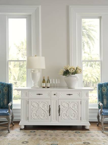 https://tommybahamafurniture.com/feedcache/productLarge/937_852_WS.jpg